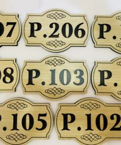 Mẫu bảng số phòng chung cư làm từ chất liệu gỗ