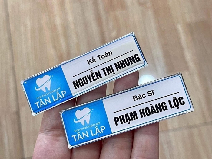 In bảng tên bác sĩ chuyên nghiệp, giá tốt cho cơ sở y tế 15 Nội dung in bảng tên bác sĩ thể hiện tên và chức danh y bác sĩ