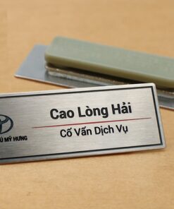 In bảng tên cài áo cho nhân viên và người tham gia sự kiện sẽ nâng cao tính chuyên nghiệp, tăng nhận diện thương hiệu