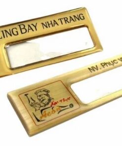 Mẫu bảng tên cài áo có thể thay thế tên nhân sự linh hoạt