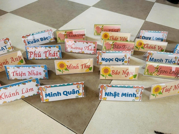 In bảng tên chữ A chuyên nghiệp, sang trọng, giá tốt 17 Liên hệ ngay với Quảng Cáo Hoài Việt để nhận báo giá, tư vấn miễn phí khi cần in bảng tên chữ A