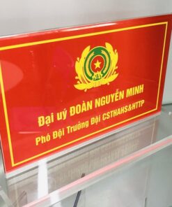 Mẫu in bảng tên công an để bàn chất liệu Mica bóng đẹp