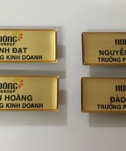 In bảng tên công ty giúp khách hàng, đối tác xác định rõ vai trò và vị trí của từng cá nhân