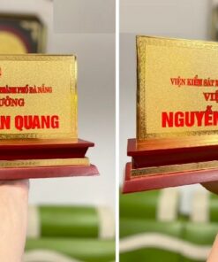 Liên hệ ngay với Quảng Cáo Hoài Việt để nhận báo giá, tư vấn miễn phí khi cần bảng tên đại biểu