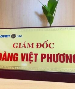 In bảng tên giám đốc - Giải pháp nâng tầm hình ảnh lãnh đạo 8 Mẫu in bảng tên giám đốc trên chất liệu kim loại và gỗ sang trọng
