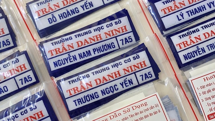 Đặt in bảng tên học sinh cho toàn trường đồng bộ góp phần xây dựng hình ảnh chuyên nghiệp cho nhà trường