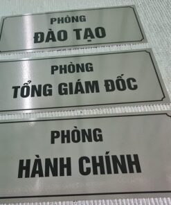 Bảng tên phòng ban giúp khách hàng, đối tác của doanh nghiệp dễ nhận diện hệ thống nội bộ