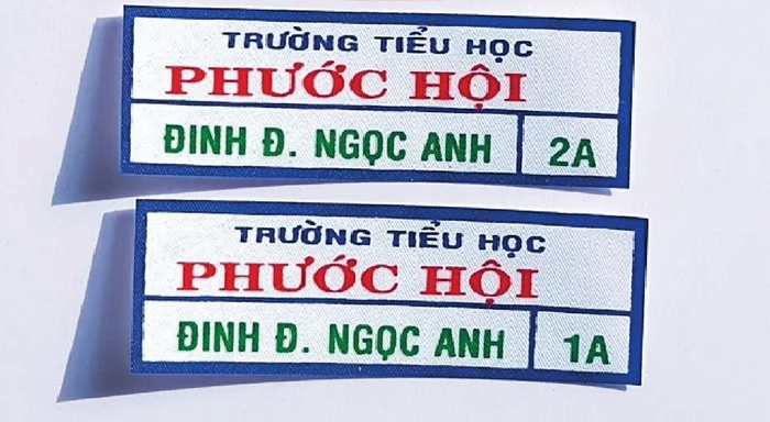 In bộ nhận diện thương hiệu trường học sau sáp nhập 4 bảng tên trường học