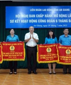 Mẫu in cờ thi đua vải phi bóng